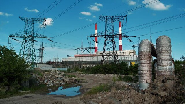 Timelapse of heat electric power station and district heating lines