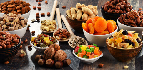 Composition with dried fruits and assorted nuts