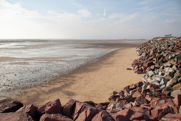 digue sur la plage