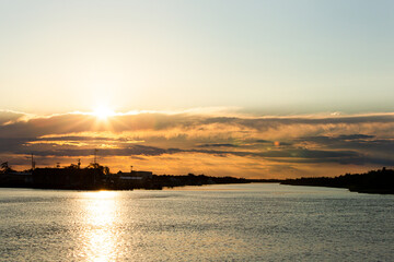 Naklejka premium vibrant summer coastal sunset