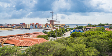 Travelling around Curacao © Gail Johnson
