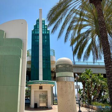 Downtown Burbank Metrolink Station