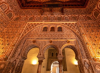 Fototapeta na wymiar Interior del Real Alcazar de Sevilla