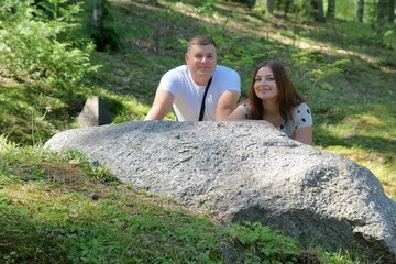 Boyfriend and girlfriend. Couple. In love. Forest Arboretum in Kudypy. Poland - Masuria - Warmia. Chłopak i  dziewczyna. Para. Zakochani. Leśne Arboretum w Kudypach. Polska - Mazury - Warmia. 