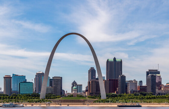 View of St. Louis and the historic Gateway Arch in Missouri, from across the Mississippi River in Malcolm W. Martin Memorial Park, Illinois