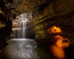 Fototapeta na wymiar Smoo Cave