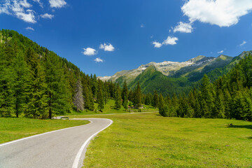 Mountain landscape along the road to Crocedomini pass