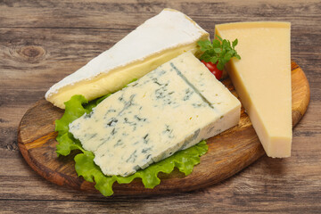 Cheese triangle mix - gorgonzola, brie, parmesan