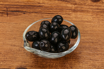 Black olives in the bowl
