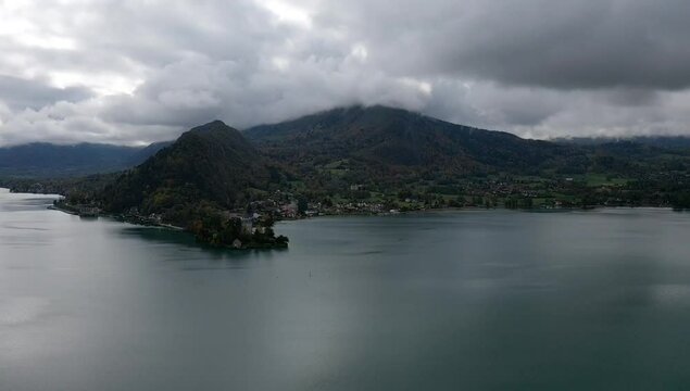 le lac d'Annecy en drone