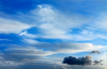 Nubes de verano en el cielo de Quito - Summer Clouds