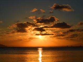 Fototapeta premium atardecer en el mar mediterraneo