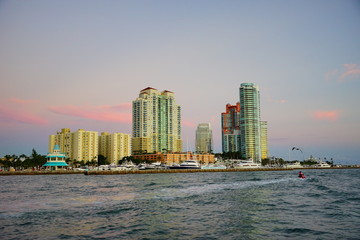 Plakat Miami downtown and beach at sun set 