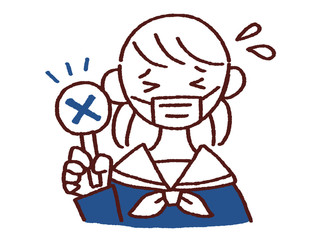 不正解の札を持つ女の子 マスク姿