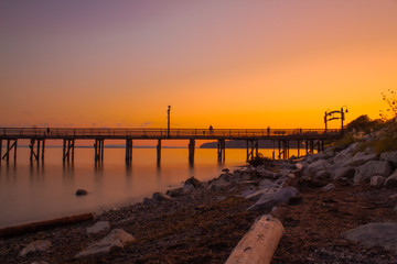 Fototapeta premium Sunset at White Rock Beach- Canada's Longest Pier.
