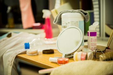 散らかった部屋