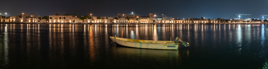 Obraz premium Dubai Golden Creek Panorama