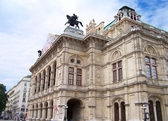 Fototapeta na wymiar Vienna Opera House