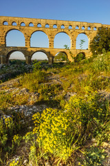 Puente de Gard , acueducto patrimonio de la humanidad, construido por el Imperio romano, siglo I d.C , Remoulins, departamento de Gard,Francia, Europa