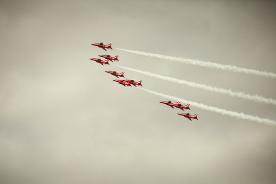 Raf Bilder – Durchsuchen 10,452 Archivfotos, Vektorgrafiken und Videos ...