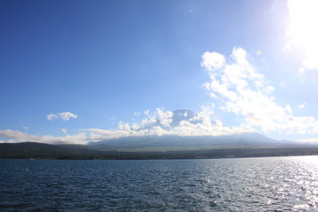 Fototapeta premium Mt.Fuji from Lake Yamanaka in Yamanashi, JAPAN 山中湖からの富士山、山梨県、日本