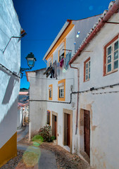 Ruelle dans le quartier ancien de Castelo de Vide, Portugal