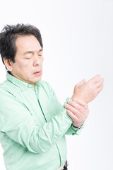 関節痛のミドル男性