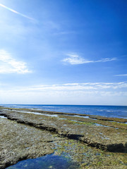 Fototapeta na wymiar plage rocheuse de Jars-sur-mer en Vendée