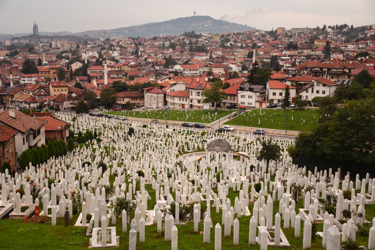 Sehidsko Mezarje Kovaci war cemetery with Sarajevo Old Town in the background