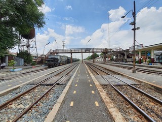 Fototapeta na wymiar railway in the city Thaphanhin