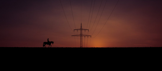 Einsamer Ritt im Abendrot