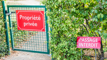 panneau signalant une propriété privée