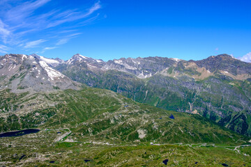 Fototapeta na wymiar Panorama sul Passo San Bernardino dalla vetta del Piz Uccello, 2.724 m, Alpi dell'Adula, Alpi Lepontine, Svizzera