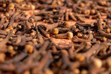 Naklejka premium Close up of dried cloves Shot with Shallow Depth of field