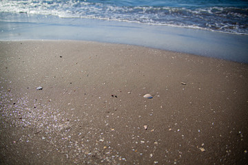 波が引いた砂浜
