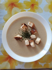 potato soup with croutons_high angle