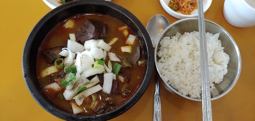 a photograph of Sun Ji-guk