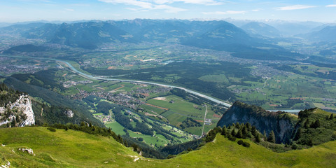 Fototapeta na wymiar Rhein, Alpenrein, Schweiz