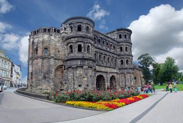 Fototapeta na wymiar Porta Nigra is the symbol of the city of Trier. The Roman Empire.