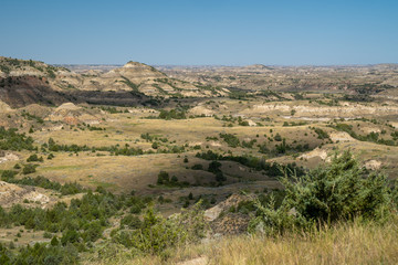 Fototapeta na wymiar Overlooking the badlands at Theodore Roosevelt National Park in North Dakota