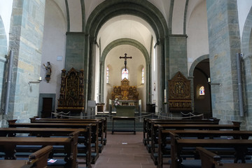 Fototapeta na wymiar Innansicht der Katholischen Pfarrkirche St. Laurentius