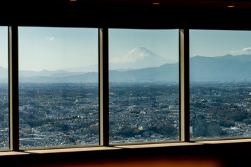 ホテル、ビルから眺める風景　富士山