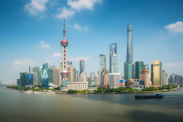 Obraz premium Aerial view of Pudong skyline with Oriental Pearl tower and Lujiazui Business district skyscraper with Huangpu river in Shanghai, China. 