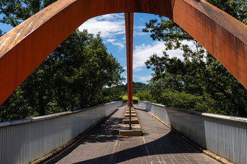 青空と大きな橋