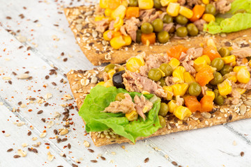 Sandwiches with tuna fish and vegetables