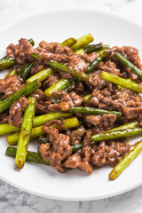 牛肉とニンニクの芽の炒め物