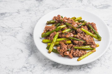 牛肉とニンニクの芽の炒め物