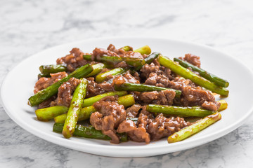 牛肉とニンニクの芽の炒め物