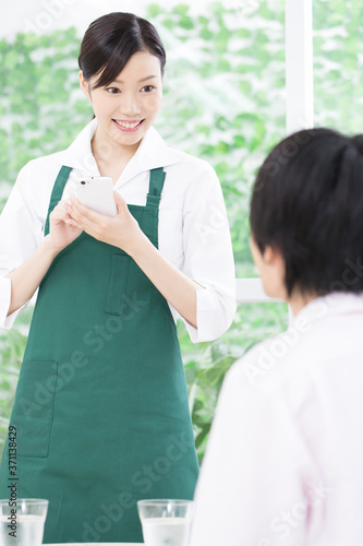注文をとる女性店員 Canvas Print Canvas Prints Wallsheaven Paylessimages 注文をとる女性店員 Canvas Print Canvas Prints Wallsheaven Paylessimages