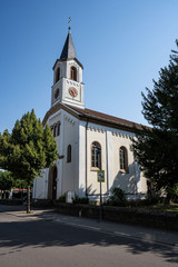 Fototapeta na wymiar KIrche in Berghausen